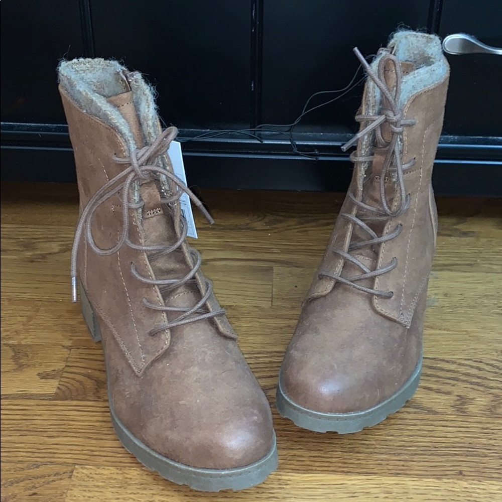Universal Thread Brown Heeled Boots Size Womens 8